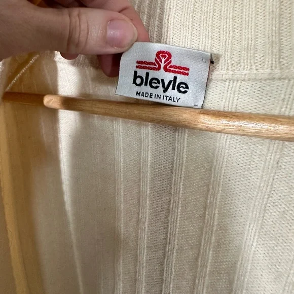 Bleyé Italy Cream Ribbed Wool Blend Cardigan Cropped V Neck Old Money Minimalist - Picture 3 of 9